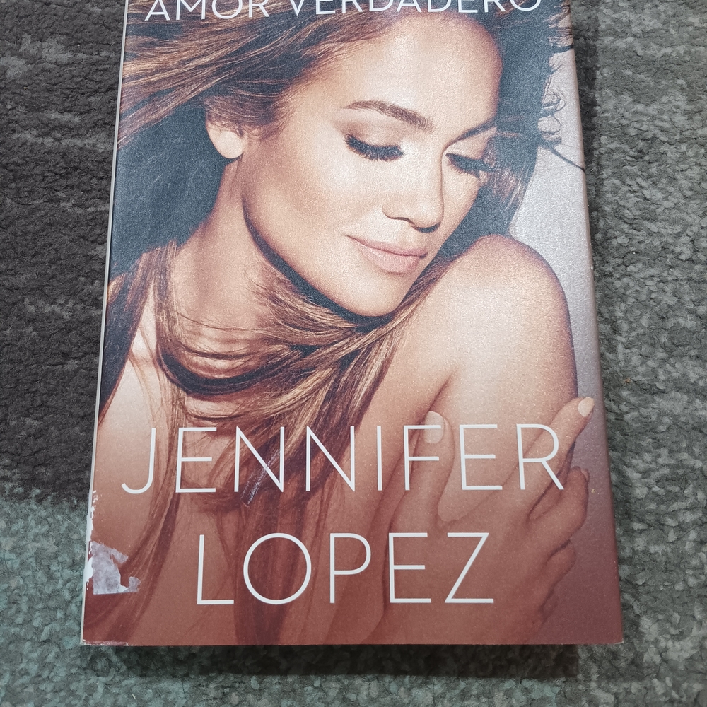 Jennifer Lopez Radiant Glow Makeup Palette